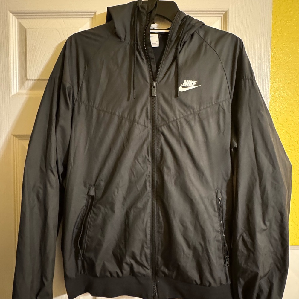 Nike Men's Black Hooded Lightweight Jacket with White Logo